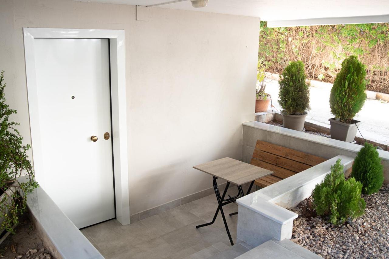 Ferienwohnung Naiads Nest - The Garden Gem Varkiza Exterior foto